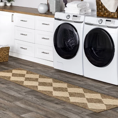 NuLOOM Sabina Diamond Trellis Indoor/Outdoor Area Rug 3 NuLOOM Sabina Diamond Trellis Indoor/Outdoor Area Rug