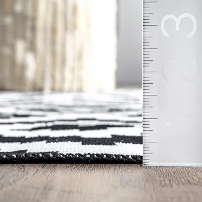 NuLOOM Kellee Machine Washable Modern Diamonds Area Rug 4 NuLOOM Kellee Machine Washable Modern Diamonds Area Rug - Image 2