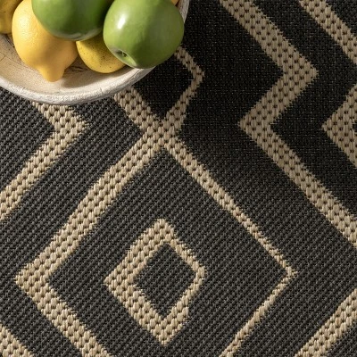 NuLOOM Sammi Geometric Trellis Indoor And Outdoor Patio Area Rug 7 NuLOOM Sammi Geometric Trellis Indoor And Outdoor Patio Area Rug - Image 5