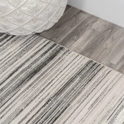 Austin Gradient Striped Area Rug - JONATHAN Y -Decoration Series Shop GUEST 724e63da 4cb4 4979 b2b4 90734aa64e59