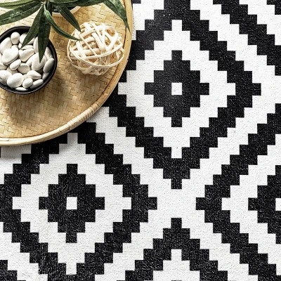 NuLOOM Kellee Machine Washable Modern Diamonds Area Rug 7 NuLOOM Kellee Machine Washable Modern Diamonds Area Rug - Image 5