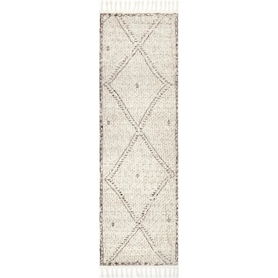 NuLOOM Camilla Moroccan Tassel Area Rug 10 NuLOOM Camilla Moroccan Tassel Area Rug - Image 8