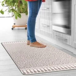 World Rug Gallery Contemporary Geometric Anti-Fatigue Standing Mat -Decoration Series Shop GUEST dcf09e0d 7870 4d8e a276 484ab2d910c9